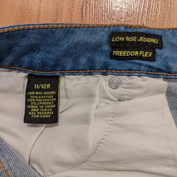 3/25 Light wash Low-rise Stretch Jeggings - Picture 3 of 7